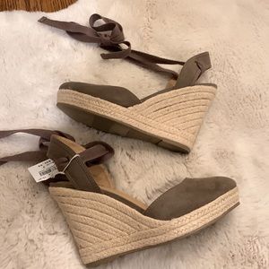 Brash platform shoes for women
